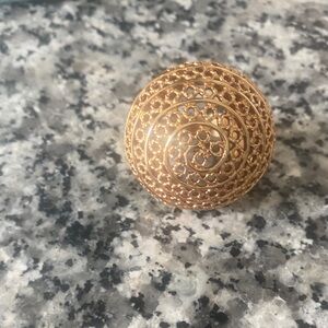 Elegant Filigree Ring